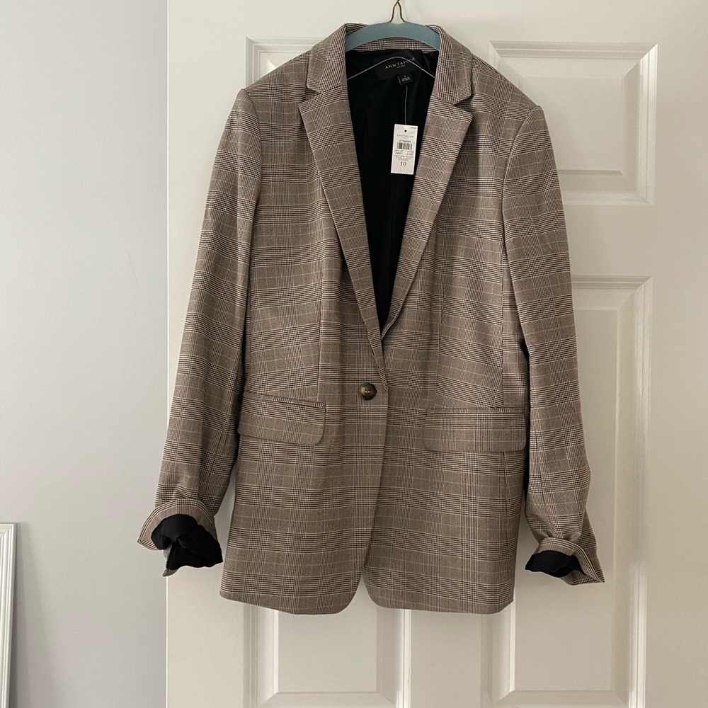 Women’s classic blazer size 10. NWT